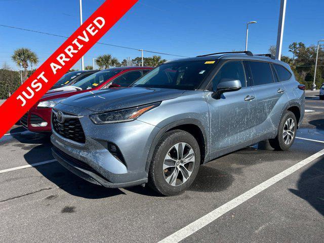 used 2021 Toyota Highlander car, priced at $32,749