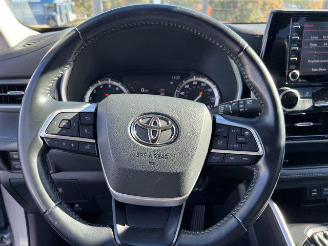 used 2022 Toyota Highlander car, priced at $34,498