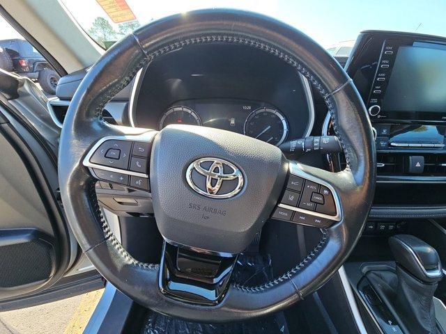 used 2020 Toyota Highlander car, priced at $30,498