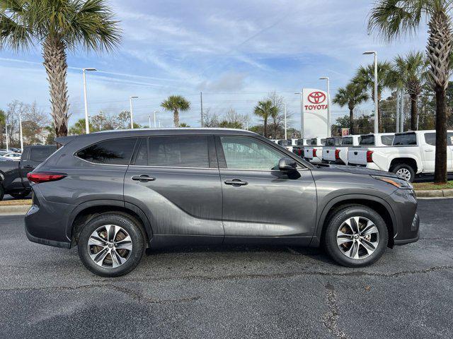 used 2021 Toyota Highlander car, priced at $34,478