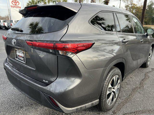 used 2021 Toyota Highlander car, priced at $34,478