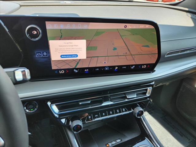 new 2025 Chevrolet Traverse car, priced at $43,195