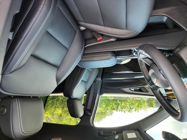 new 2025 Chevrolet Traverse car, priced at $43,195