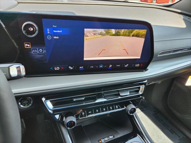new 2025 Chevrolet Traverse car, priced at $43,195