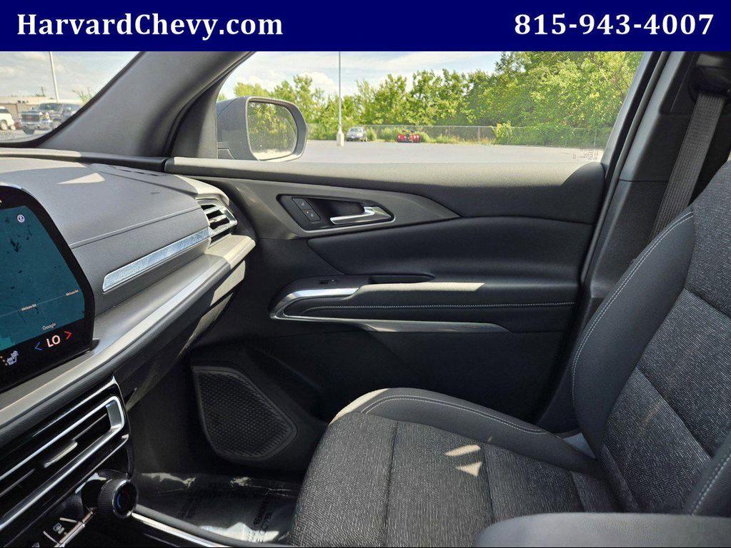 used 2025 Chevrolet Traverse car, priced at $38,000