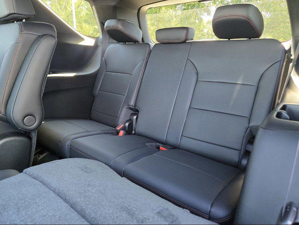 new 2026 Chevrolet Traverse car, priced at $50,160