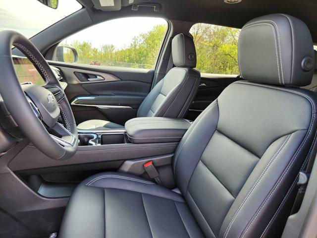 new 2025 Chevrolet Traverse car, priced at $43,980