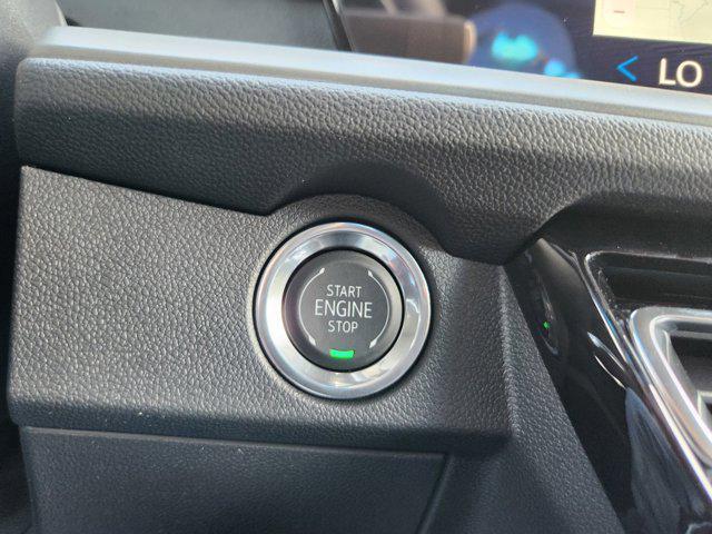 new 2025 Chevrolet Traverse car, priced at $43,980