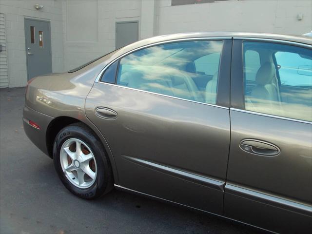 used 2001 Oldsmobile Aurora car, priced at $6,999