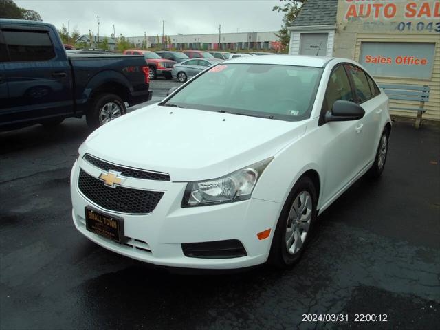 used 2013 Chevrolet Cruze car, priced at $8,999