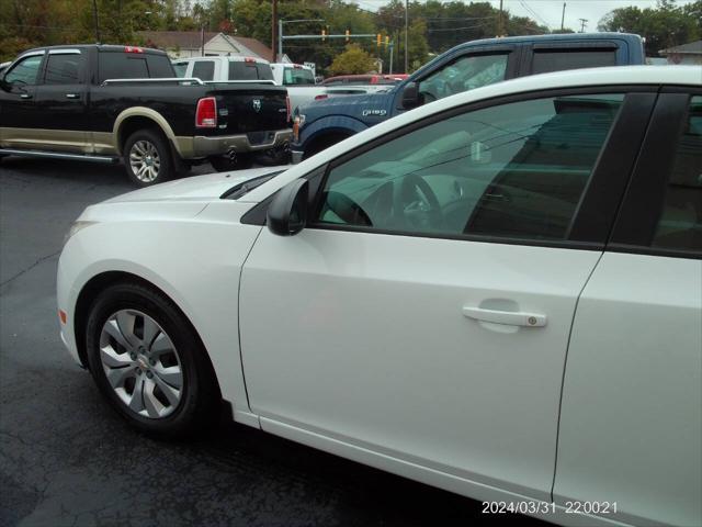 used 2013 Chevrolet Cruze car, priced at $8,999