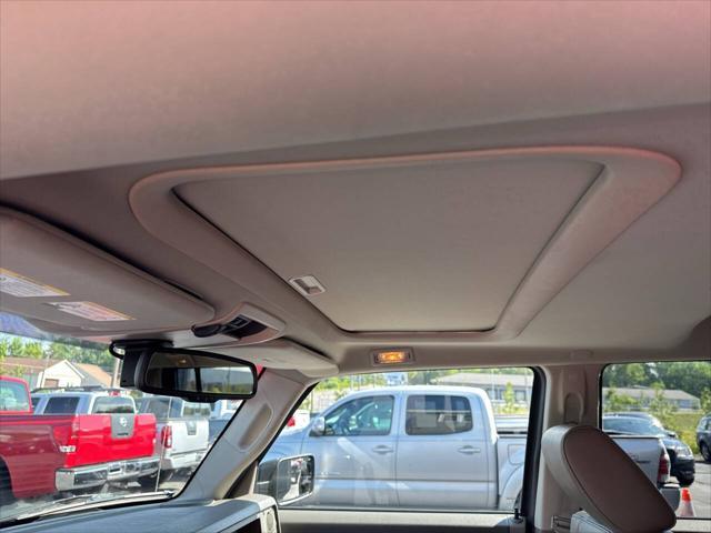 used 2006 Jeep Commander car, priced at $7,999