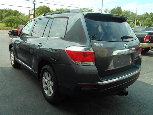 used 2013 Toyota Highlander car, priced at $12,999