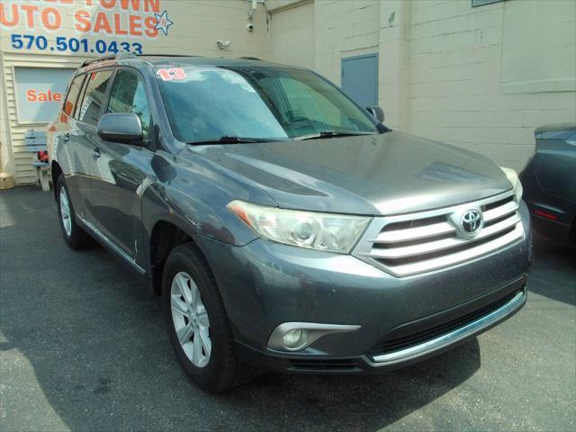 used 2013 Toyota Highlander car, priced at $12,999