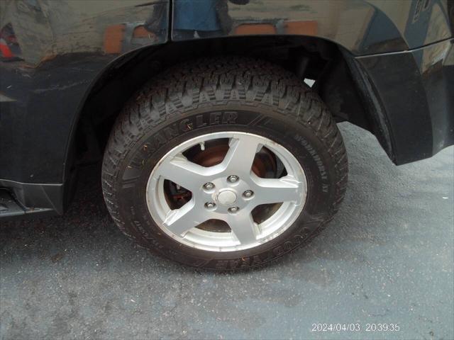 used 2005 Jeep Grand Cherokee car, priced at $9,999