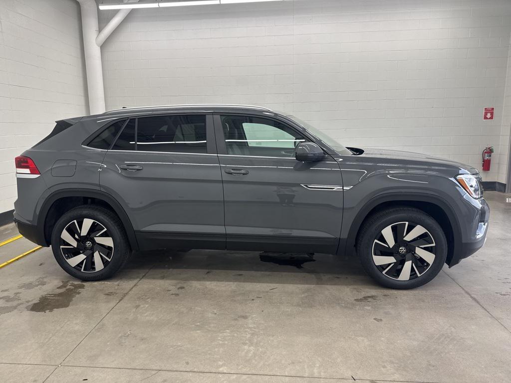 new 2025 Volkswagen Atlas Cross Sport car, priced at $40,611