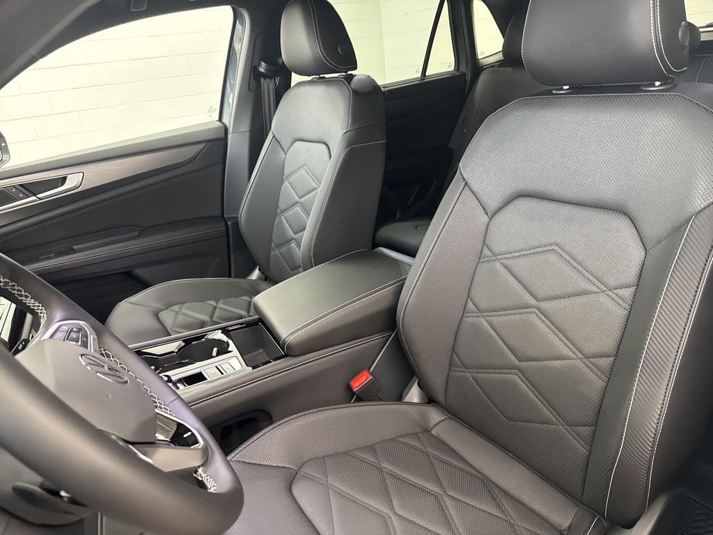 new 2025 Volkswagen Atlas Cross Sport car, priced at $40,611