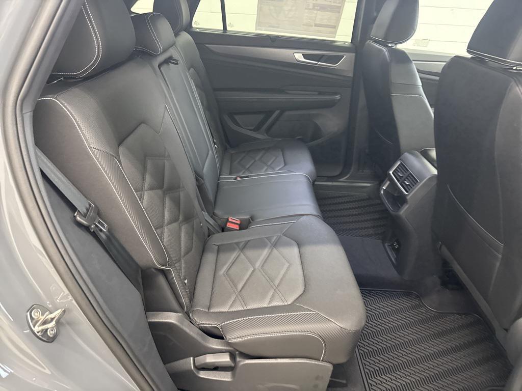 new 2025 Volkswagen Atlas Cross Sport car, priced at $40,611