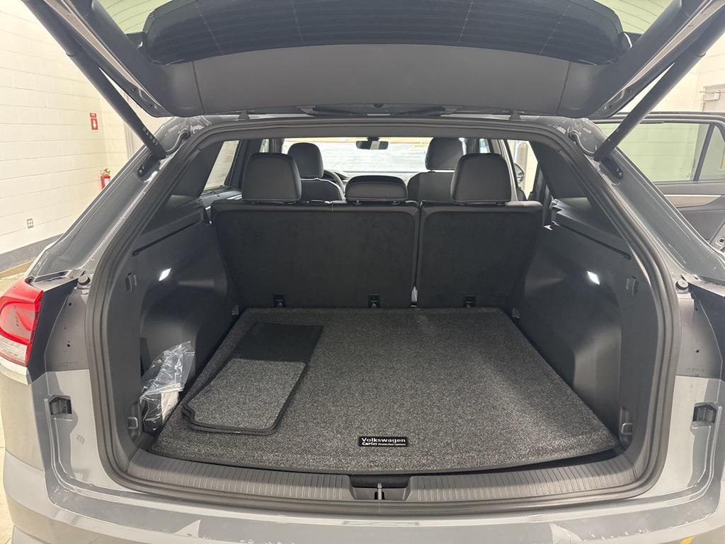 new 2025 Volkswagen Atlas Cross Sport car, priced at $40,611