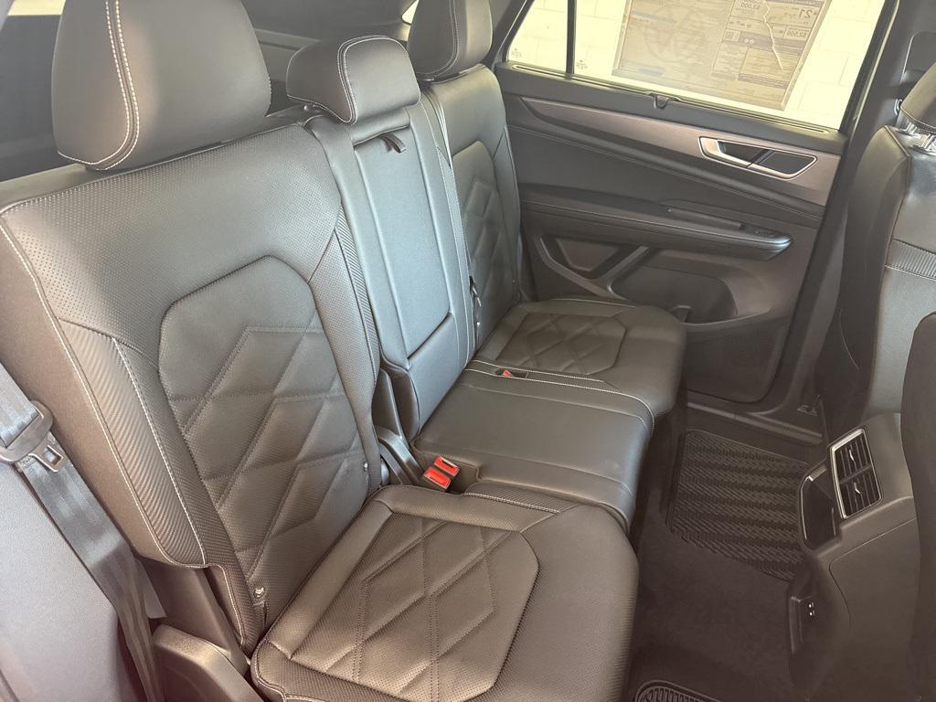 new 2025 Volkswagen Atlas Cross Sport car, priced at $39,675