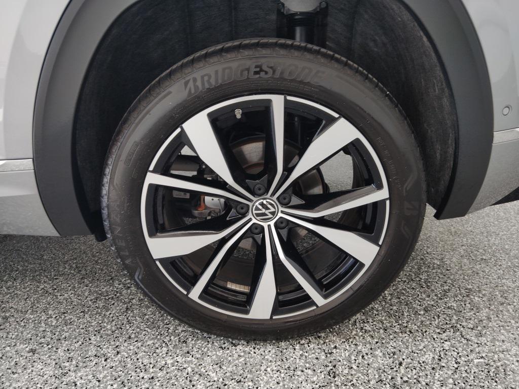 used 2024 Volkswagen Atlas Cross Sport car, priced at $35,998