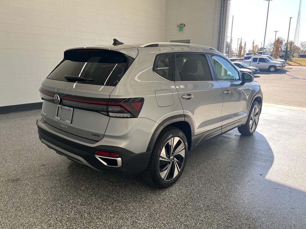 new 2026 Volkswagen Taos car, priced at $33,351
