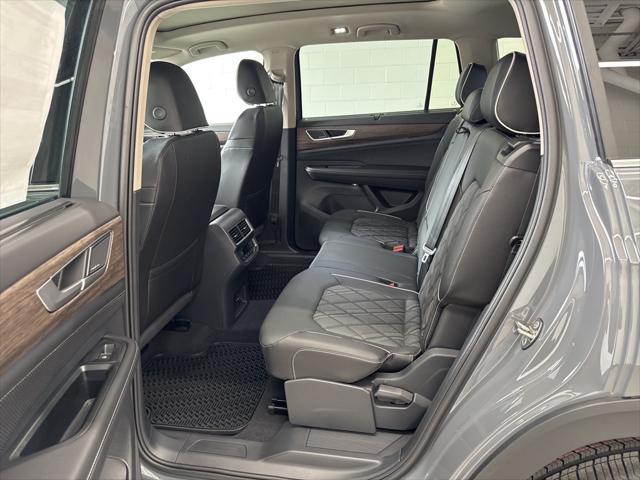 new 2025 Volkswagen Atlas car, priced at $53,348