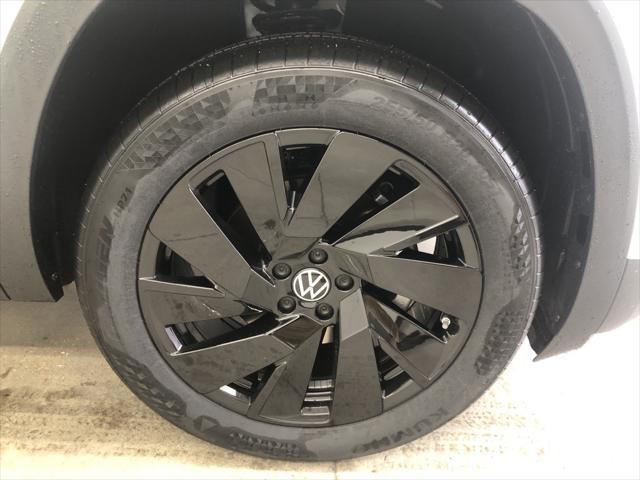 new 2025 Volkswagen Atlas car, priced at $42,943
