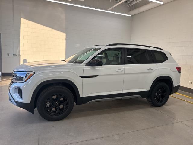 new 2025 Volkswagen Atlas car, priced at $45,404