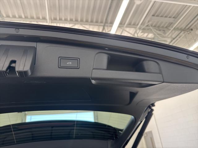 new 2025 Volkswagen Atlas car, priced at $43,541