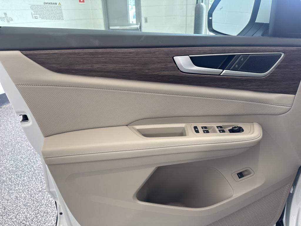 new 2026 Volkswagen Atlas car, priced at $50,581