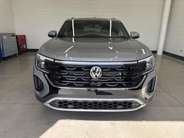 new 2025 Volkswagen Atlas Cross Sport car, priced at $43,603