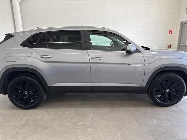 new 2025 Volkswagen Atlas Cross Sport car, priced at $43,603