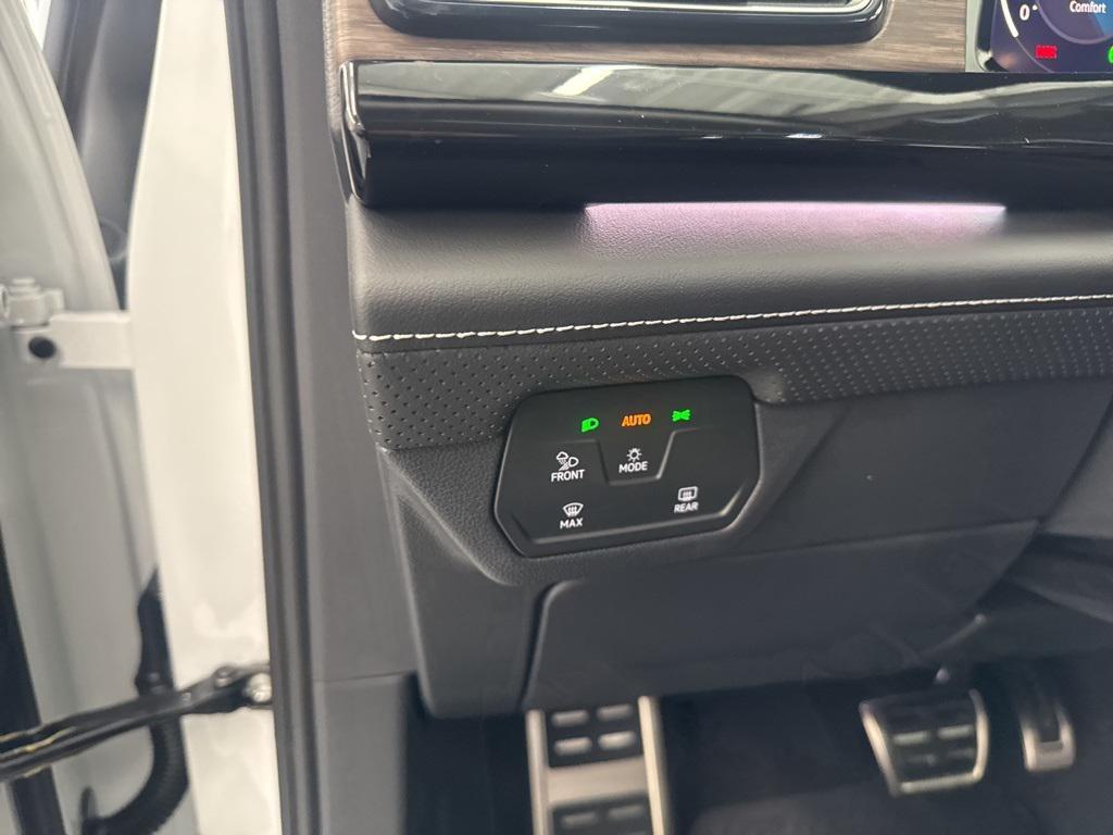 new 2026 Volkswagen Atlas car, priced at $56,286