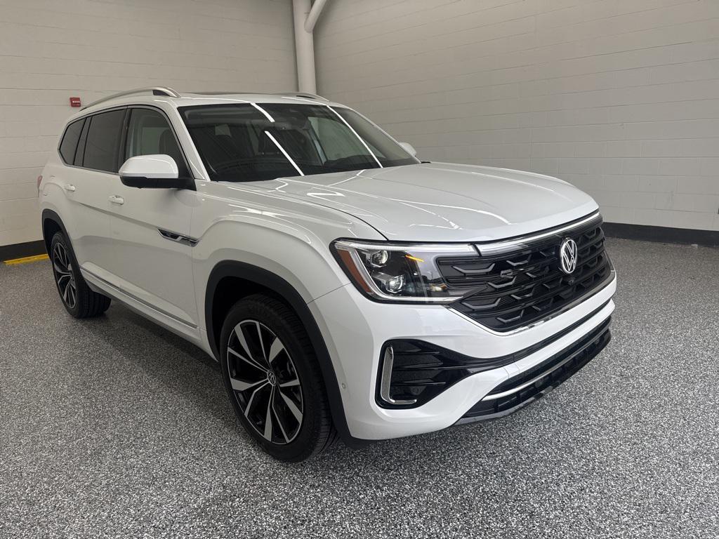 new 2026 Volkswagen Atlas car, priced at $56,286