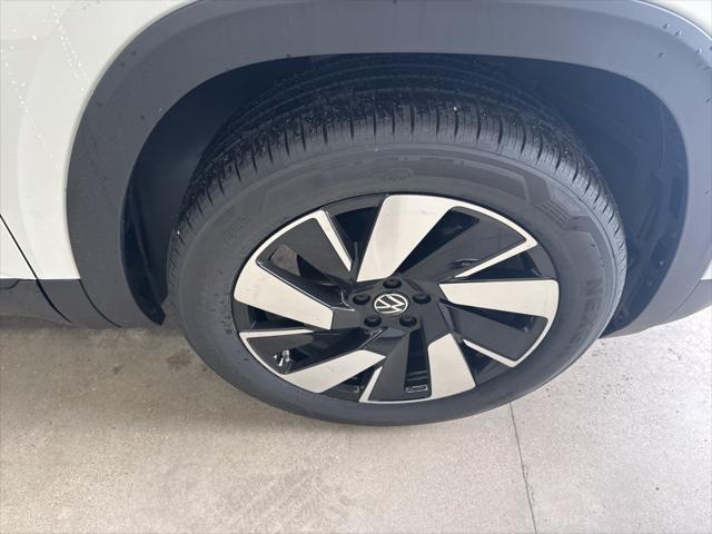 new 2025 Volkswagen Atlas Cross Sport car, priced at $43,091