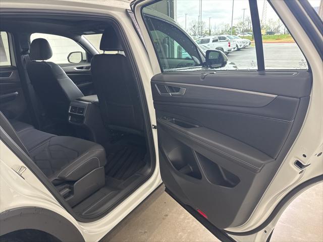 new 2025 Volkswagen Atlas Cross Sport car, priced at $43,091