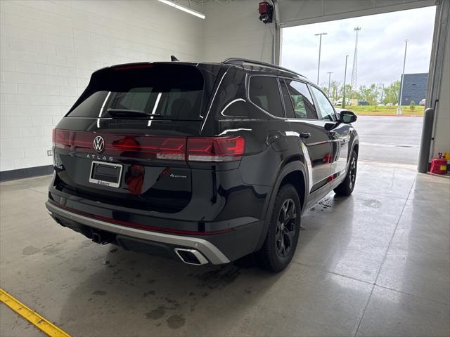 new 2025 Volkswagen Atlas car, priced at $46,002