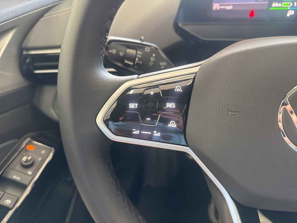new 2025 Volkswagen ID.4 car, priced at $45,973
