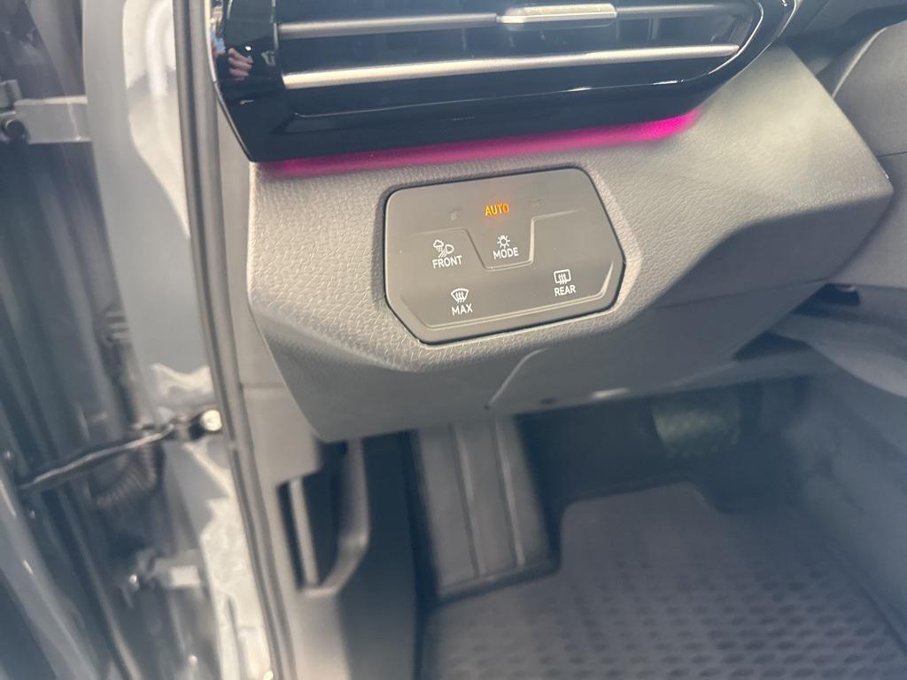 new 2025 Volkswagen ID.4 car, priced at $45,973