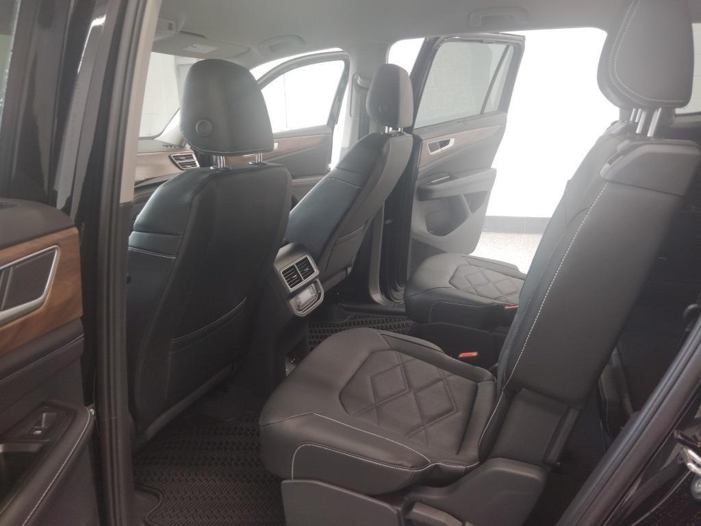 new 2026 Volkswagen Atlas car, priced at $46,088