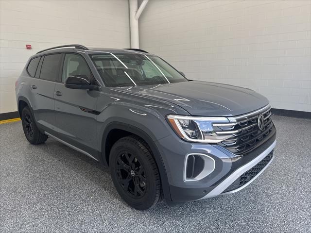 new 2025 Volkswagen Atlas car, priced at $44,514
