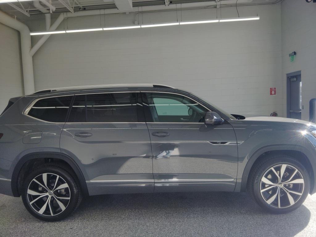 new 2026 Volkswagen Atlas car, priced at $54,716