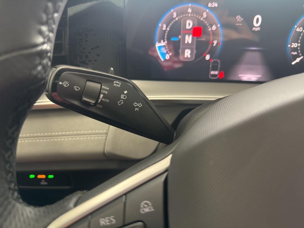 new 2025 Volkswagen Tiguan car, priced at $37,054