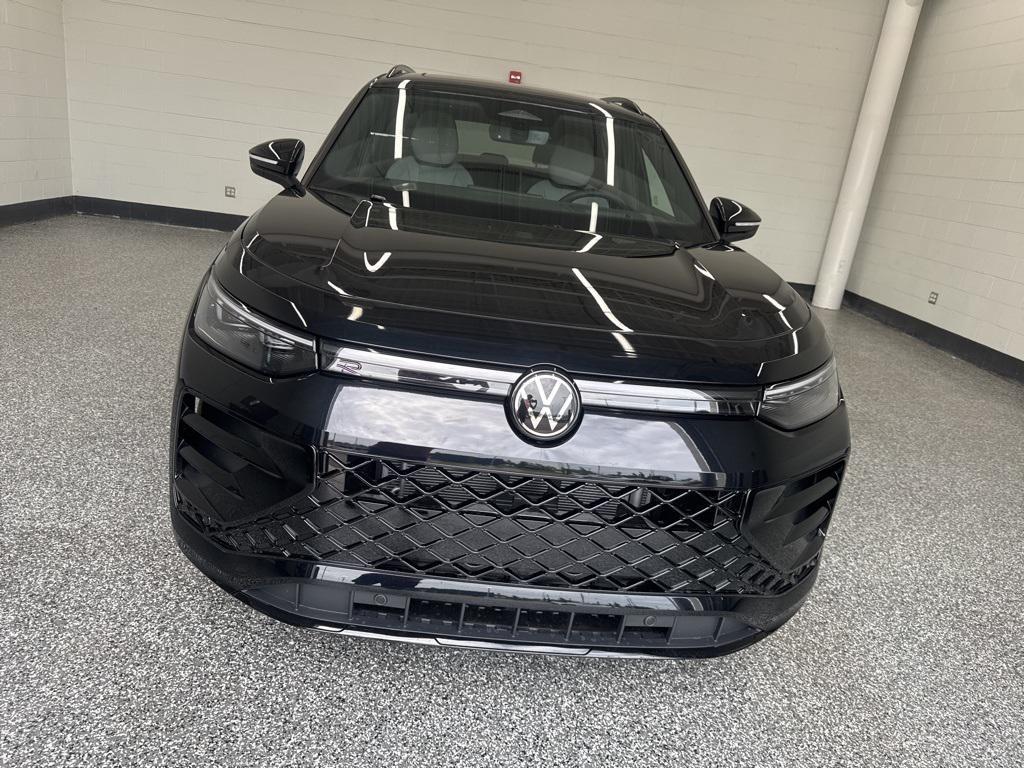 new 2025 Volkswagen Tiguan car, priced at $37,054