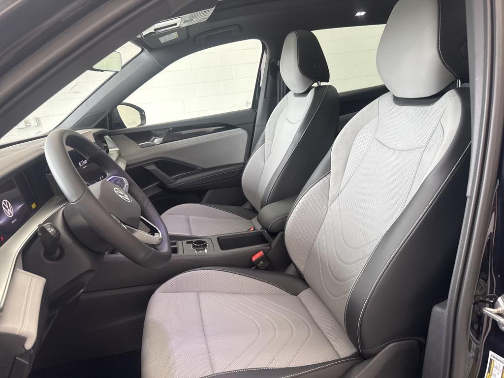 new 2025 Volkswagen Tiguan car, priced at $37,054