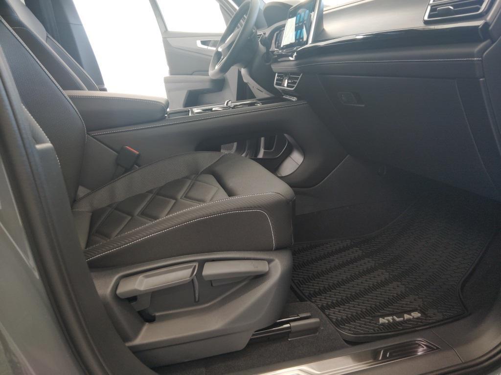 new 2026 Volkswagen Atlas Cross Sport car, priced at $45,831