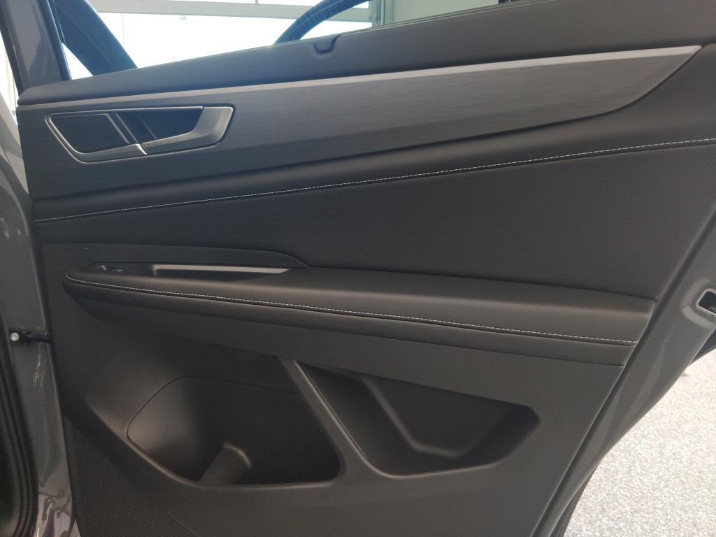 new 2026 Volkswagen Atlas Cross Sport car, priced at $45,831