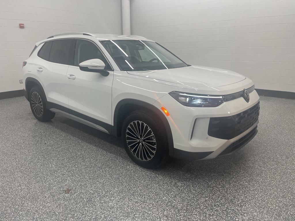 new 2026 Volkswagen Tiguan car, priced at $33,053