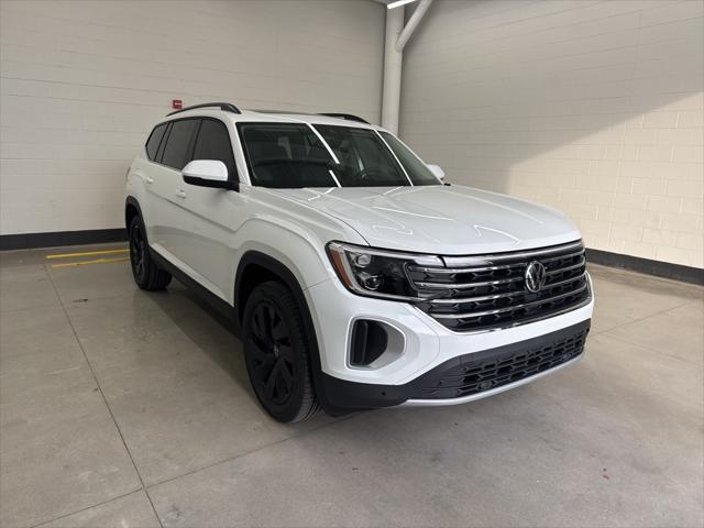 new 2025 Volkswagen Atlas car, priced at $45,154